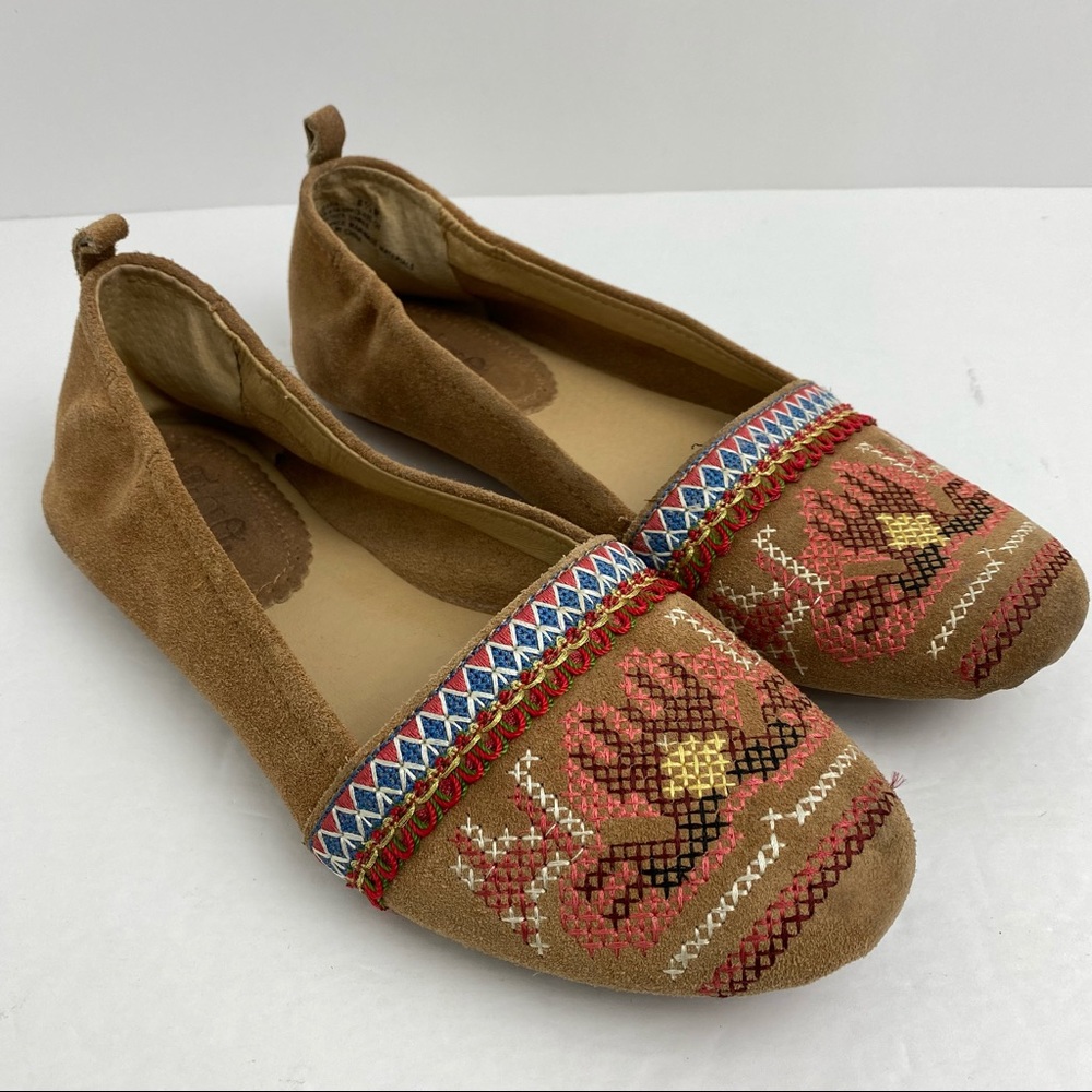 Anthropologie Latigo Basia size 8.5 Tan Embroidered Suede Leather Boho Flats